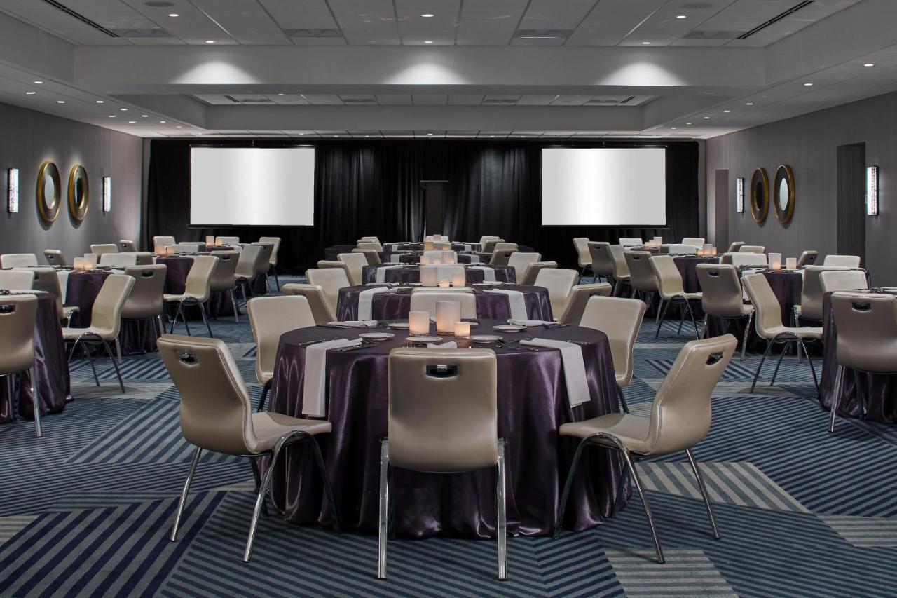 Le Meridien St. Louis Clayton Exterior photo